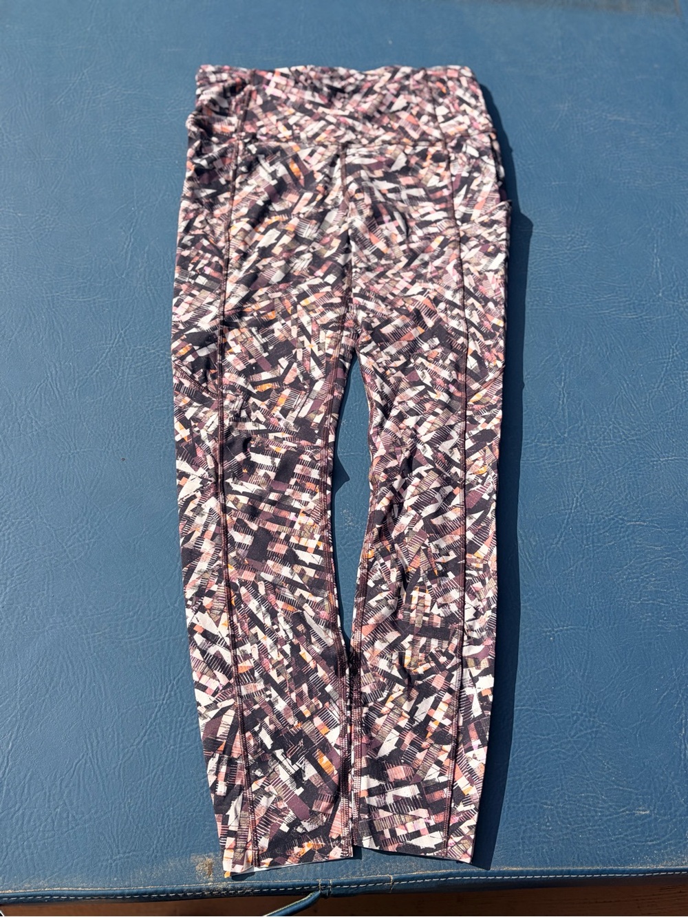 LULULEMON FAST AND FREE SIZE 6
